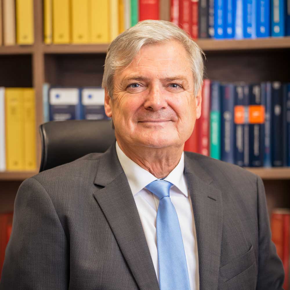 Dr. Walter Brunner